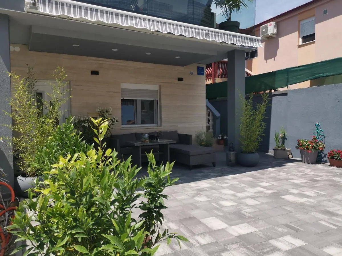 Apartmani Sarm Vir Croatia