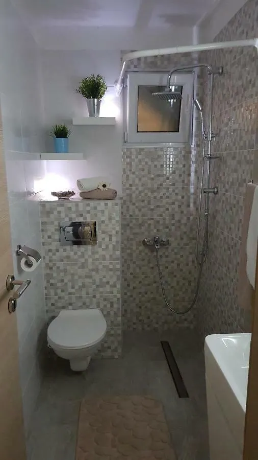 Apartmani Sarm Vir 0*,  Croatia