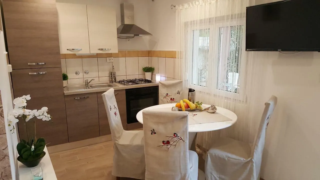 Apartmani Sarm Vir Croatia