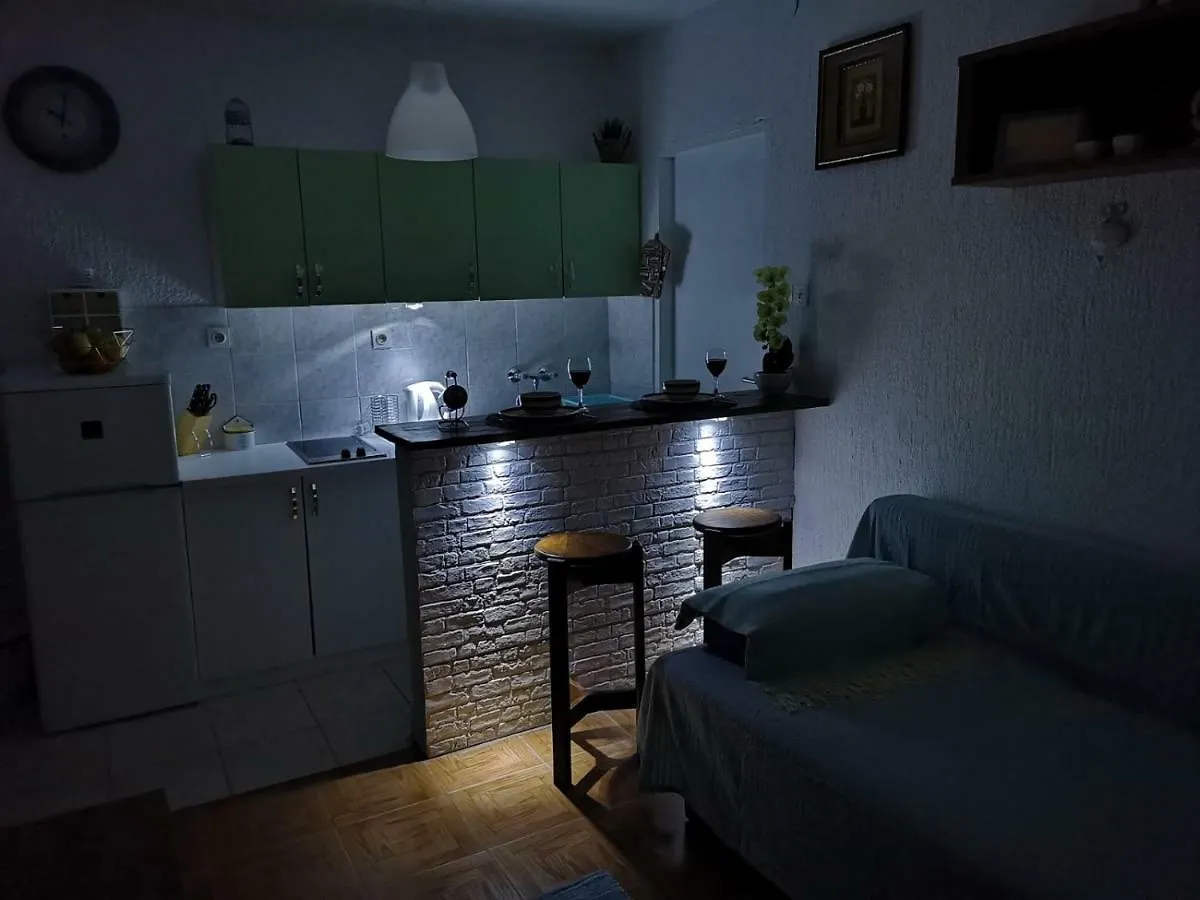 Apartment Apartmani Sarm Vir