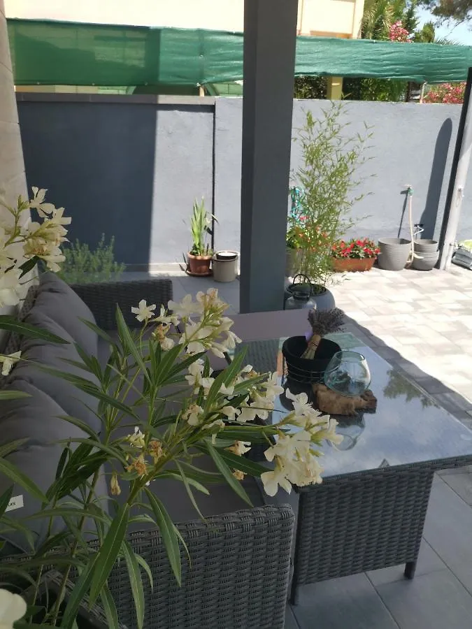 Apartmani Sarm Vir Apartment
